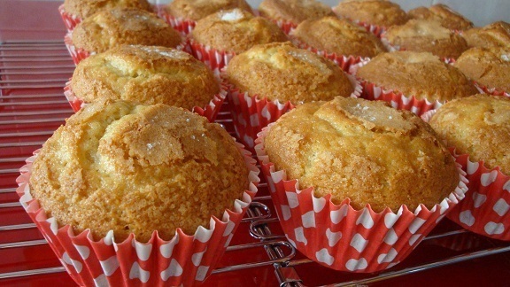 Magdalenas "bizcochonas" of Jesus Molina - Recipefy