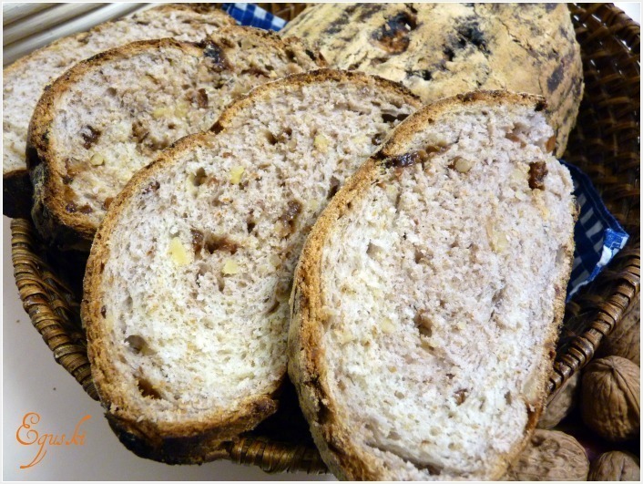 PAN DE TRIGO, CENTENO, PASAS Y NUECES of monica - Recipefy