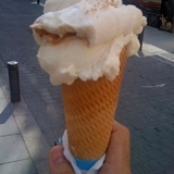 9606617959_http-upload-wikimedia-org-wikipedia-commons-e-e1-helado_de_leche_merengada-jpg%7d