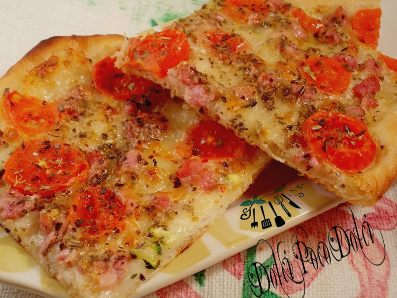 Focaccia con cipolla,pancetta e pachini of Diana - Recipefy