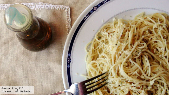 Espaguetis al ajo de Angel Romero - Recipefy