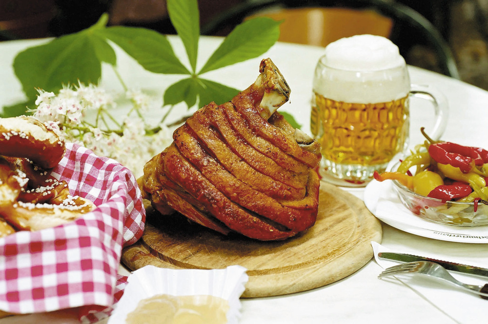 Lomo de cerdo con manzanas al horno y salsa de sidra of Mónica Sánchez - Recipefy