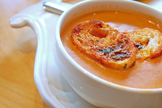 Creamless Creamy Tomato Soup di Amy Moore - Recipefy