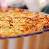 Http-upload-wikimedia-org-wikipedia-commons-2-26-grandma-s_quiche_in_bakeware_pan-jpg