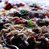 6688839021_tomatoes-parsley-and-black-beans-fettuccini-jpg%7d