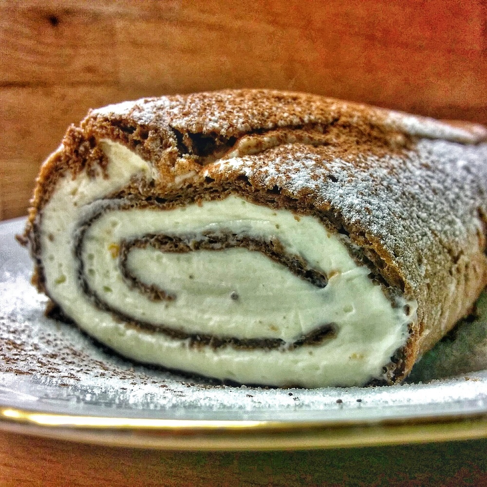 Čokoladna rulada z pomarančnim maskarpone nadevom of urshy - Recipefy