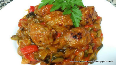 ALBONDIGAS CON SANFAINA (PISTO) di Leire Kalesi - Recipefy