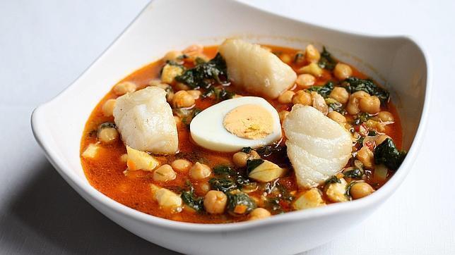 Garbanzos con bacalao y espinacas of Miguel Pérez - Recipefy