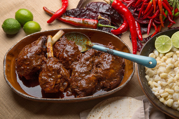 Slow Cooked Red Chile Turkey Thighs de Veronica  - Recipefy