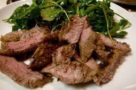 Tri-tip, Spinach Strawberry Balsamic Bleu Cheese Salad, and baked sweet potato di Amy Jessup - Recipefy