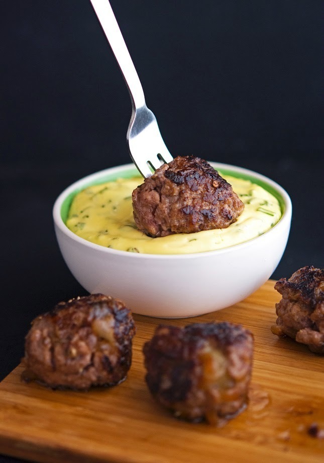 5 NAPKIN MEATBALLS WITH ROSEMARY AIOLI di Amy Jessup - Recipefy
