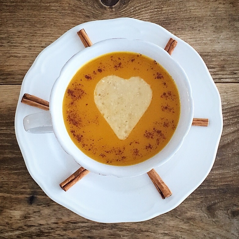 Vellutata di zucca e cannella con cuore di parmigiano of Eleonora Michielan - Recipefy
