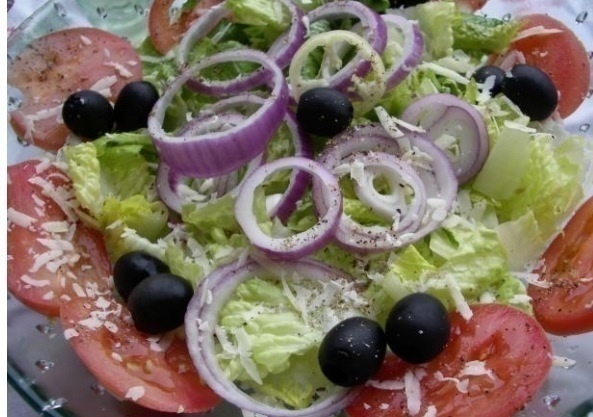Olive Garden Salad and Dressing of Karyn Johnson - Recipefy