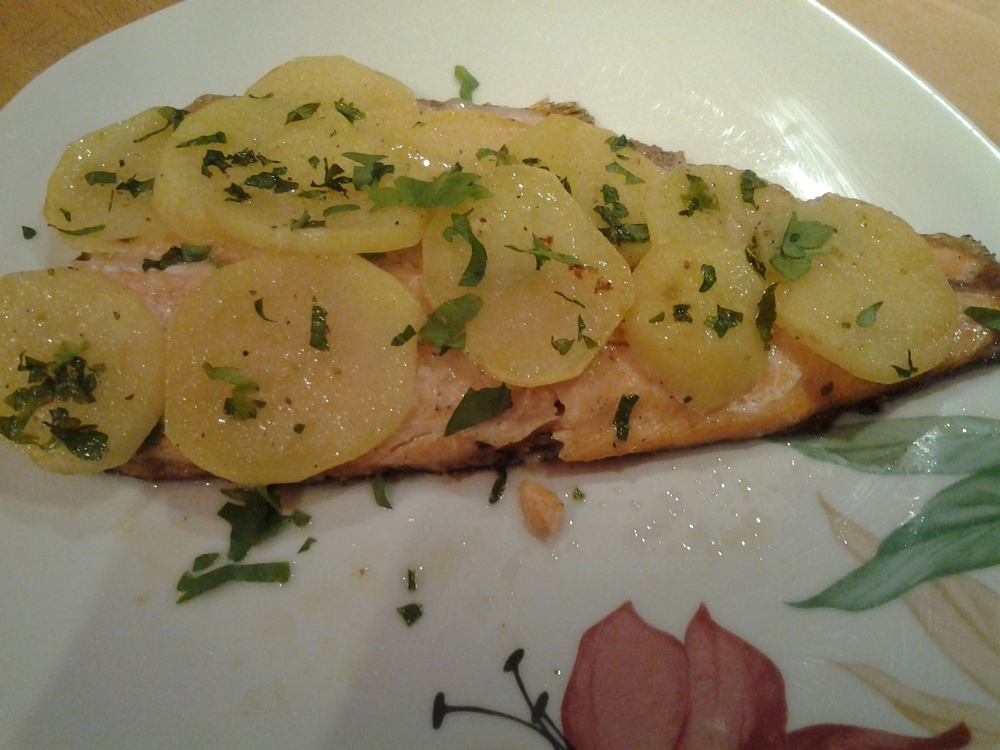 FILETTO DI TROTA SALMONATA VESTITO DI PATATE of Marina Marini - Recipefy