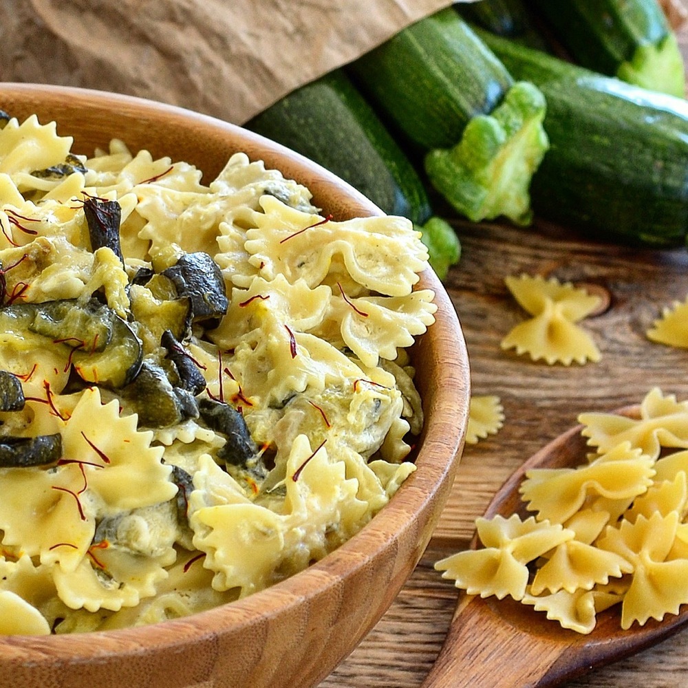 Farfalle cremose con zucchine, Philadelphia e zafferano di Eleonora Michielan - Recipefy