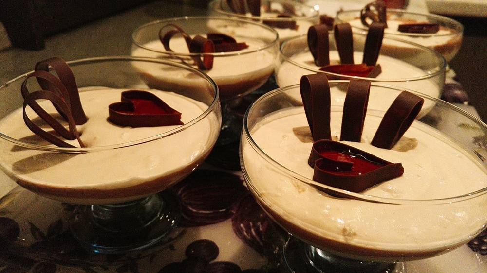 Mousse cioccolato bianco e gianduia de Anna Venturato - Recipefy