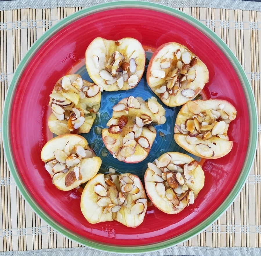 Baked Apples with Honey and Slivered Almonds de cleanfreshcuisine - Recipefy