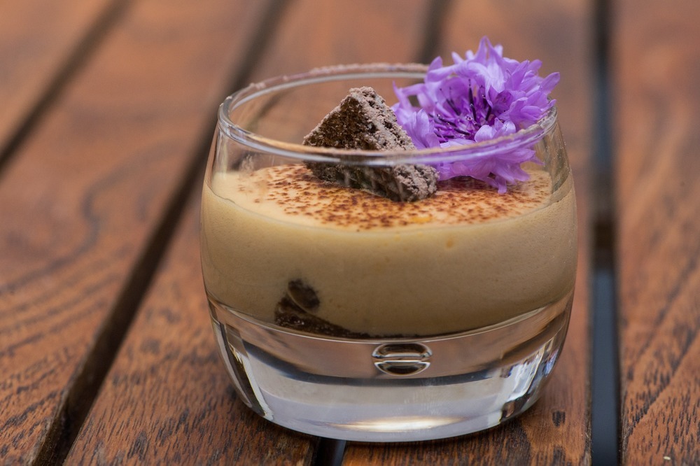 Tiramisú com Quadratini de Cacau e Leite of Loacker Portugal - Recipefy