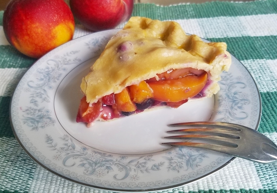 Grandma's Fresh Blueberry Peach Pie di cleanfreshcuisine - Recipefy