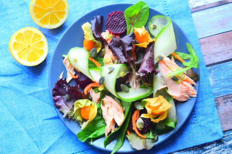 Smoked Salmon Salad di MyNutriCounter - Recipefy