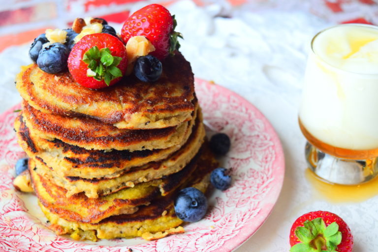Almond & Banana Pancakes de MyNutriCounter - Recipefy