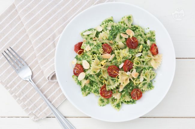 Pasta con pesto di rucola pomodorini e feta of Letizia - Recipefy