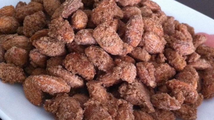 Cinnamon sugar covered almonds of Rebekah - Recipefy