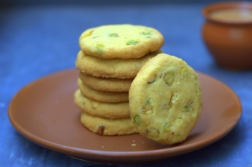 EASY EGGLESS BUTTER COOKIES WITH 50% ATTA! di Kanika Katyal - Recipefy