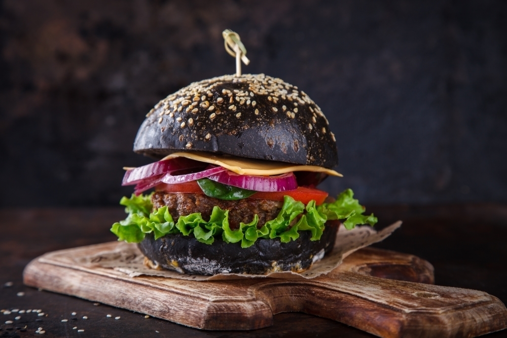 Japanese Black Pearl Kuro burger with Black Pearl curry Recipe di Adon Djov - Recipefy