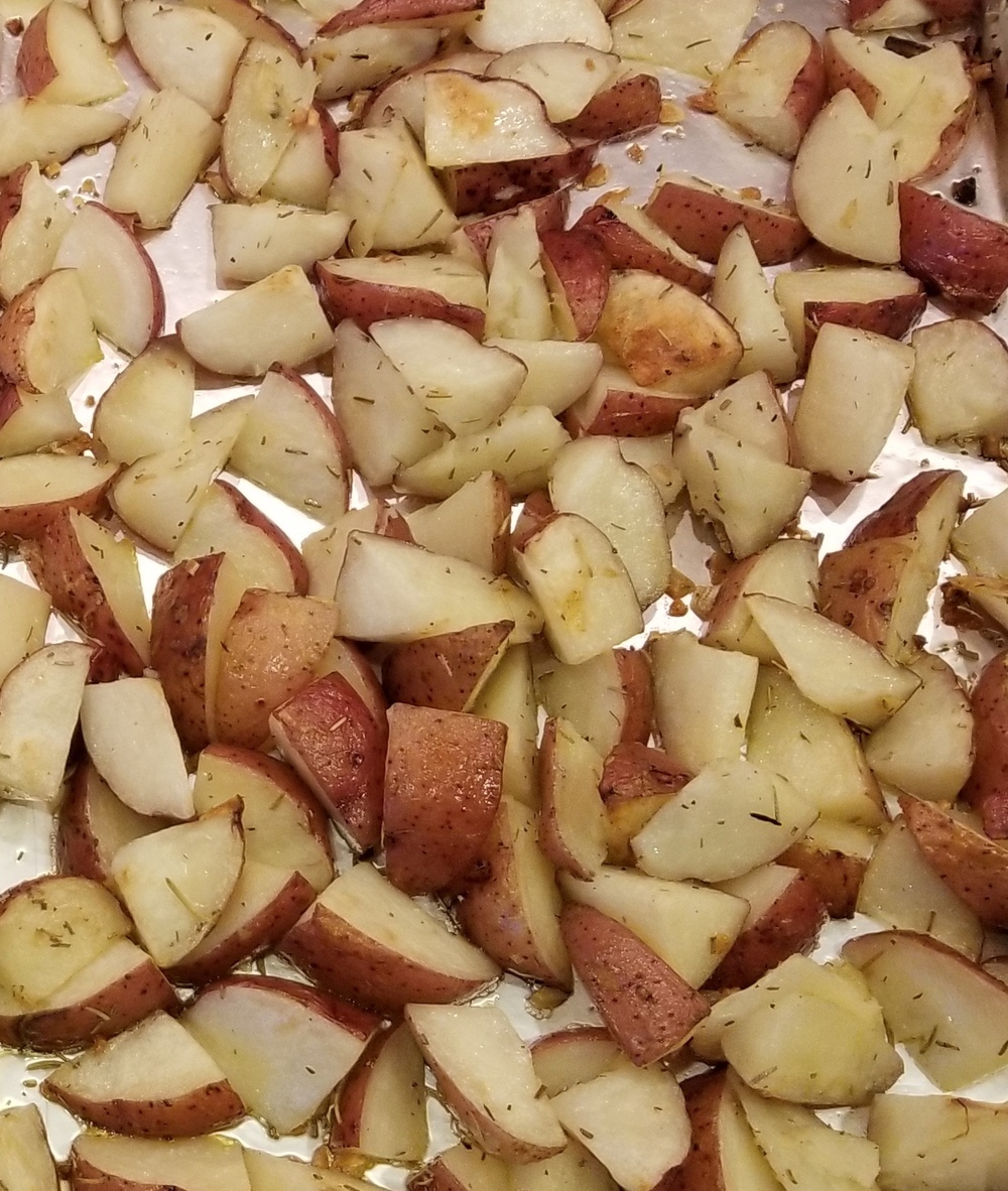 Roasted Potatoes with Garlic and Rosemary di Luke - Recipefy