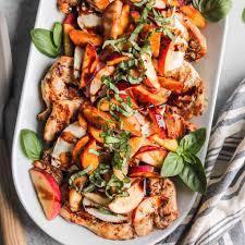 Peach Caprese Grilled Chicken di Bobby Keillor - Recipefy