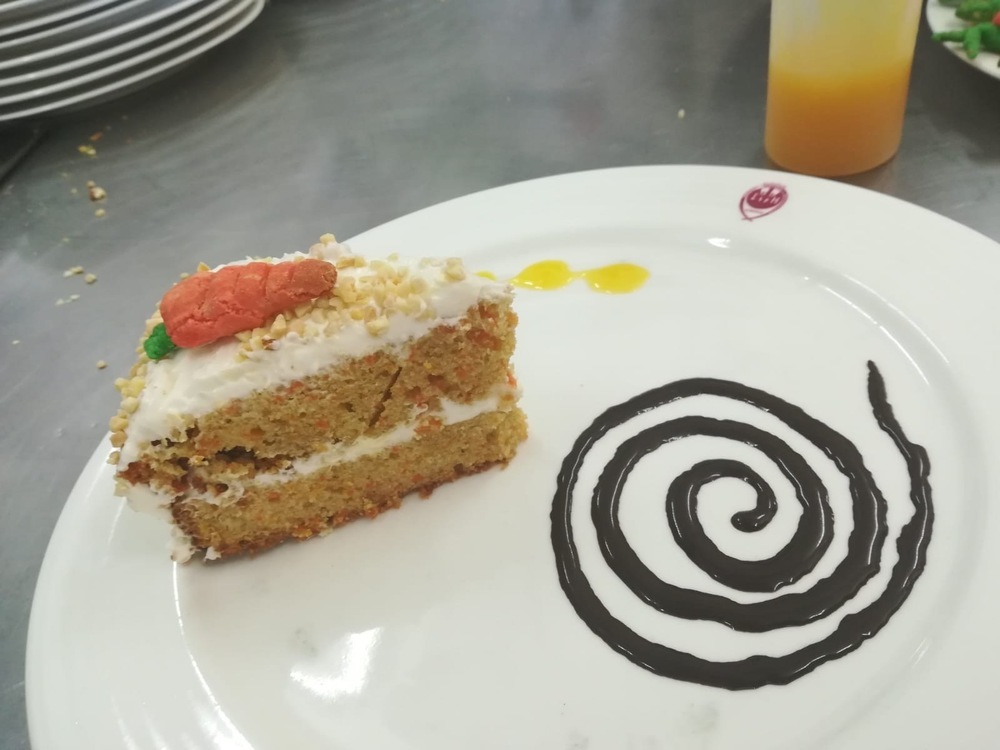 Tarta de Zanahoria Nueces, coco y chantilly di Grupo 1 Pasteleria - Recipefy