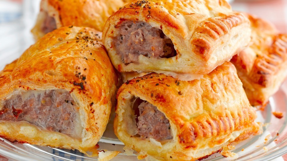 bolleria hojaldrada salada ROLLS DE LOMO CON CIRUELAS PASAS of Patricia - Recipefy