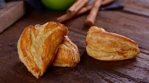 Bolleria hojaldrada dulce EMPANADILLAS DE MANZANA of Patricia - Recipefy