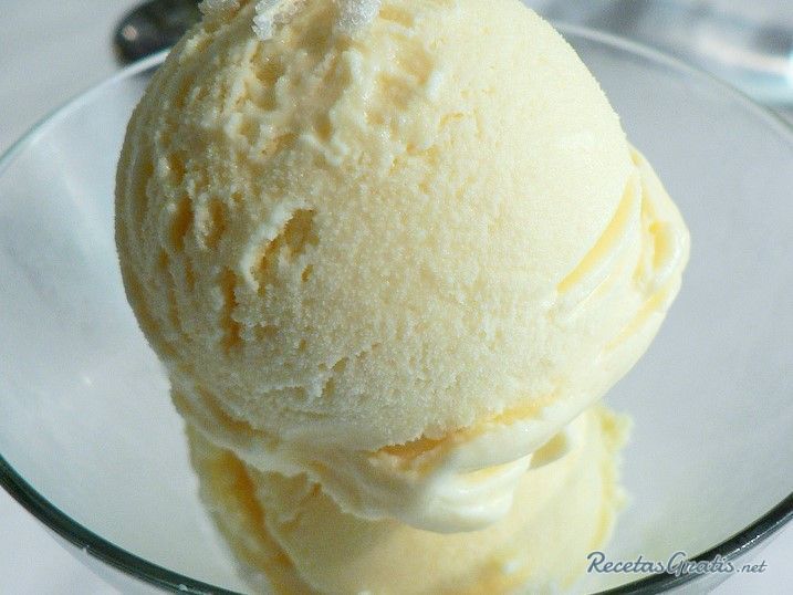 Helado de chocolate blanco y cardamomo de Grupo 3 pastelería 2DC - Recipefy
