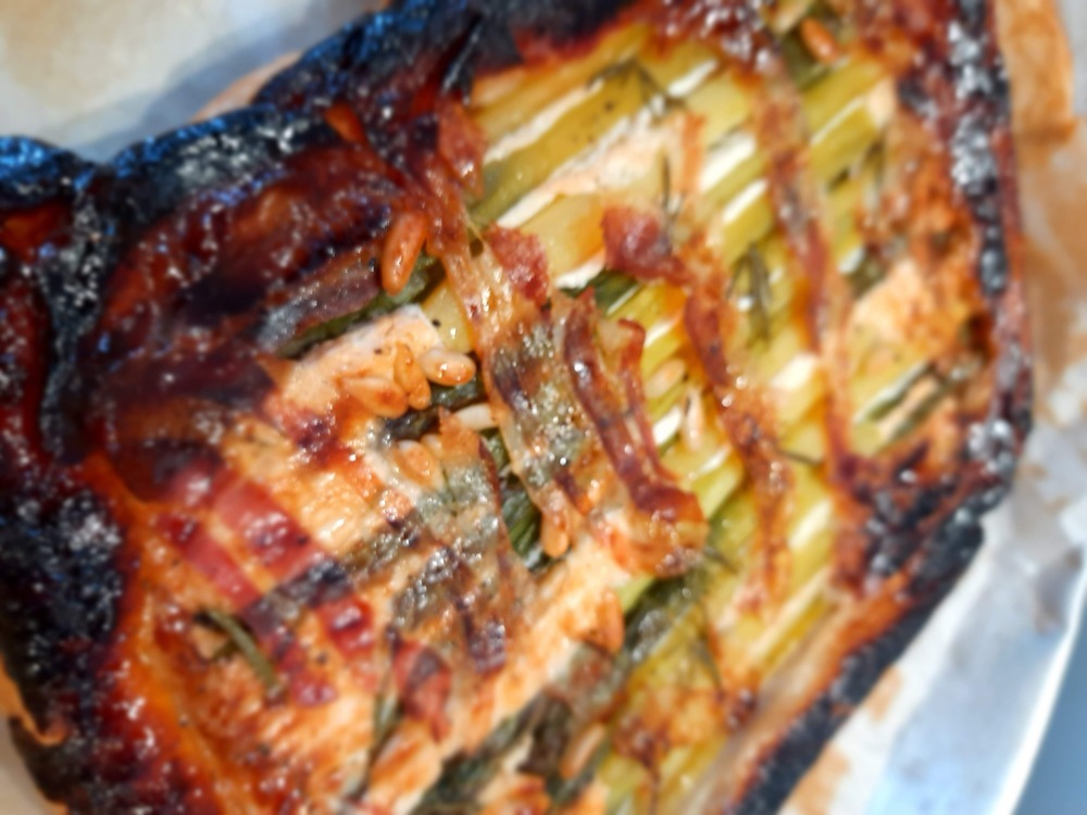 Tatin asparagi, pancetta e pinoli de Marina Marini - Recipefy