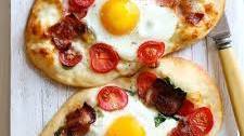 Breakfast Pizza Recipe di Kelly Barton - Recipefy